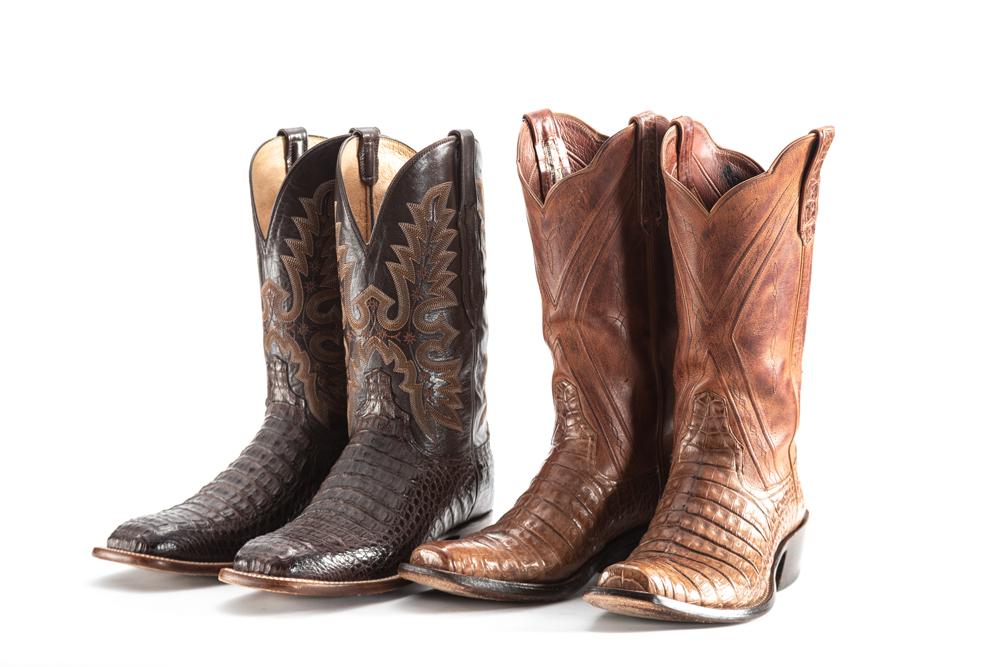 THIS LOT WILL BE SOLD TWO PAIRS 2 X YOUR BID, MEANINING YOUR FINAL BID WILL BE MULTIPLIED BY 2.: THIS LOT WILL BE SOLD TWO PAIRS 2 X YOUR BID, MEANINING YOUR FINAL BID WILL BE MULTIPLIED BY 2. Selling the fine Boot Collection of Henry Hash of Ft. Worth, Texas. (1) Pair of like new Lucchese Alliga