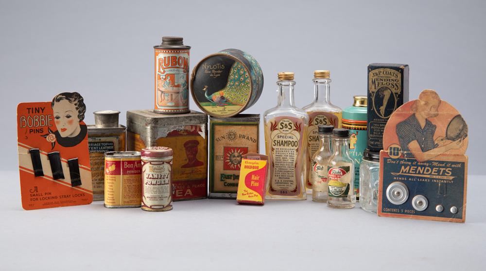 This lot consists of a collection of Tins, Bottles, Jars and Boxes of Advertising items to include:: This lot consists of a collection of Tins, Bottles, Jars and Boxes of Advertising items to include: Lipton's Tea Tin with partial paper label; Round Box of Nylotis Face Powder; Two small Bottles with 