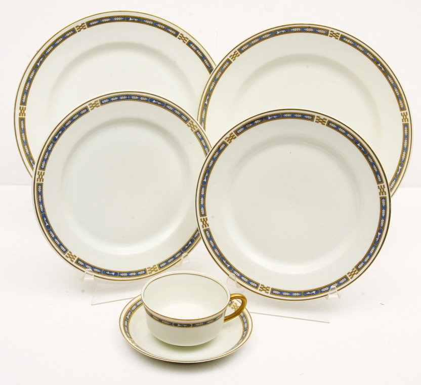 6 Pcs. Syracuse China, Mistic pattern, O.P.CO: 2 d: 6 Pcs. Syracuse China, Mistic pattern, O.P.CO: 2 dinner plates, 2 dessert plates & 1 cup w/ saucer (use chips).
