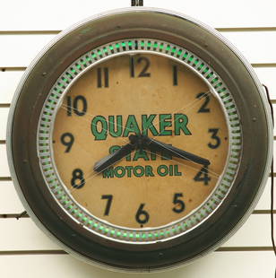 Vintage QUAKER STATE advertising "SPINNER" clock,: Vintage QUAKER STATE advertising "SPINNER" clock, 22" round in very good original working condition.