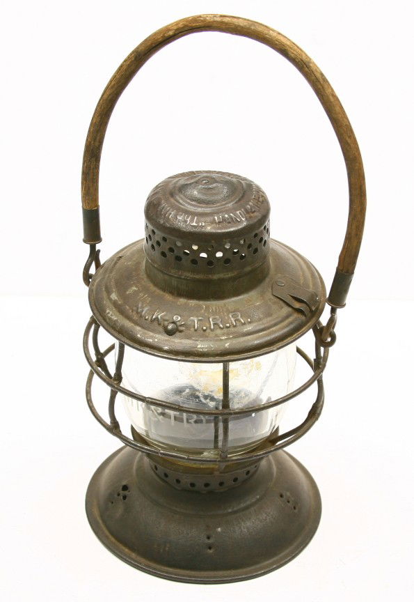 MK&T RR marked lantern w/ clear etched MK&T RR mar: MK&T RR marked lantern w/ clear etched MK&T RR marked globe.