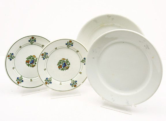 4 pcs. of China: 2 - 6" plates back marked M.P. in: 4 pcs. of China: 2 - 6" plates back marked M.P. in St. Albans pattern and 2 - 8" plates back marked C.B.&Q. RR. Sold as one lot.