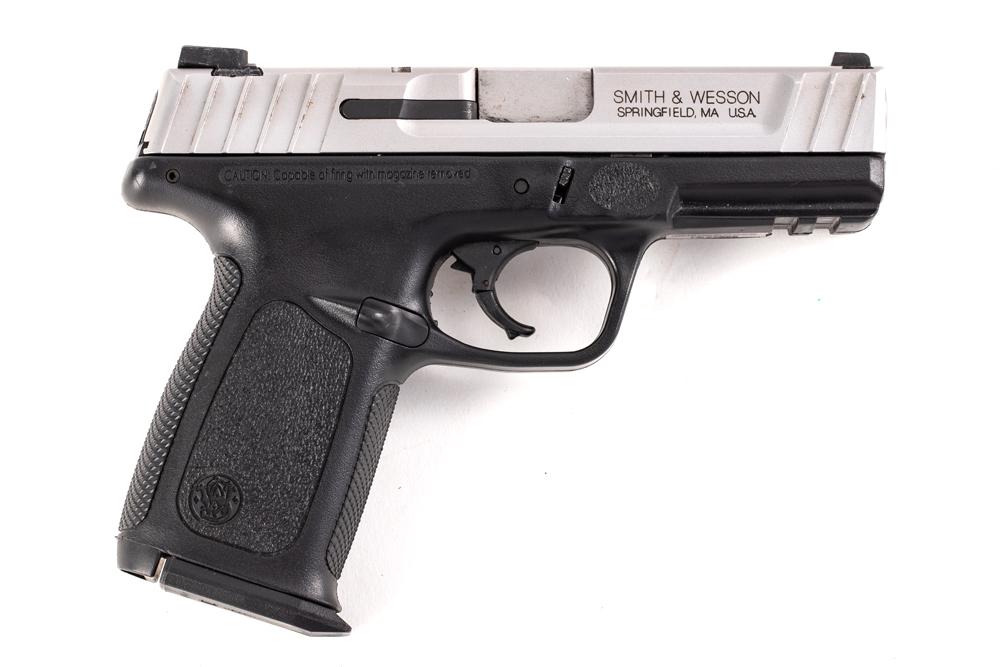 Smith & Wesson Model SD9VE, 9 MM caliber, Serial Number HEZ7866. Polymer frame, striker fire,: Smith & Wesson Model SD9VE, 9 MM caliber, Serial Number HEZ7866. Polymer frame, striker fire, Semi-Auto in nice condition, 15-shot magazine. (MODERN)