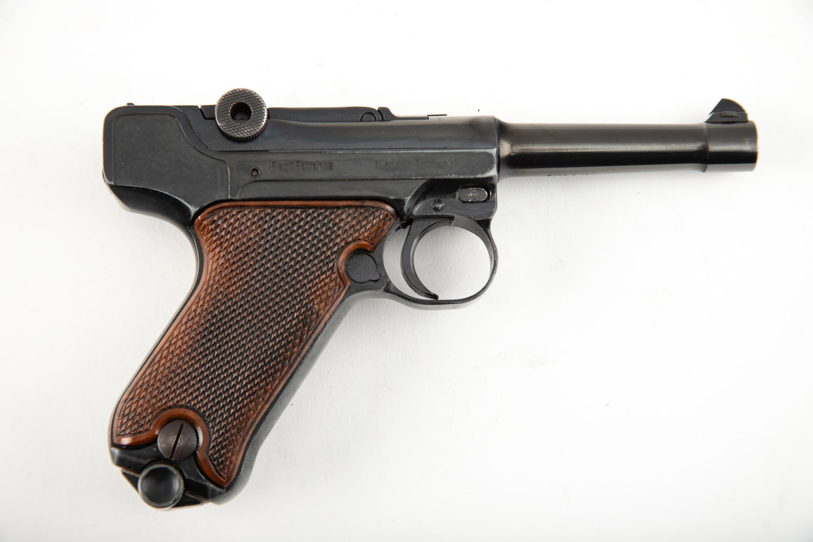 Fine condition Erma-Werke Model KGP68A, Semi-Automatic Pistol, .380 caliber, SN 115525, fine blue: Fine condition Erma-Werke Model KGP68A, Semi-Automatic Pistol, .380 caliber, SN 115525, fine blue finish, 3 1/2" barrel, checkered thumb rest grips. Good size and caliber. (MODERN) THE LATE MICHAEL HU