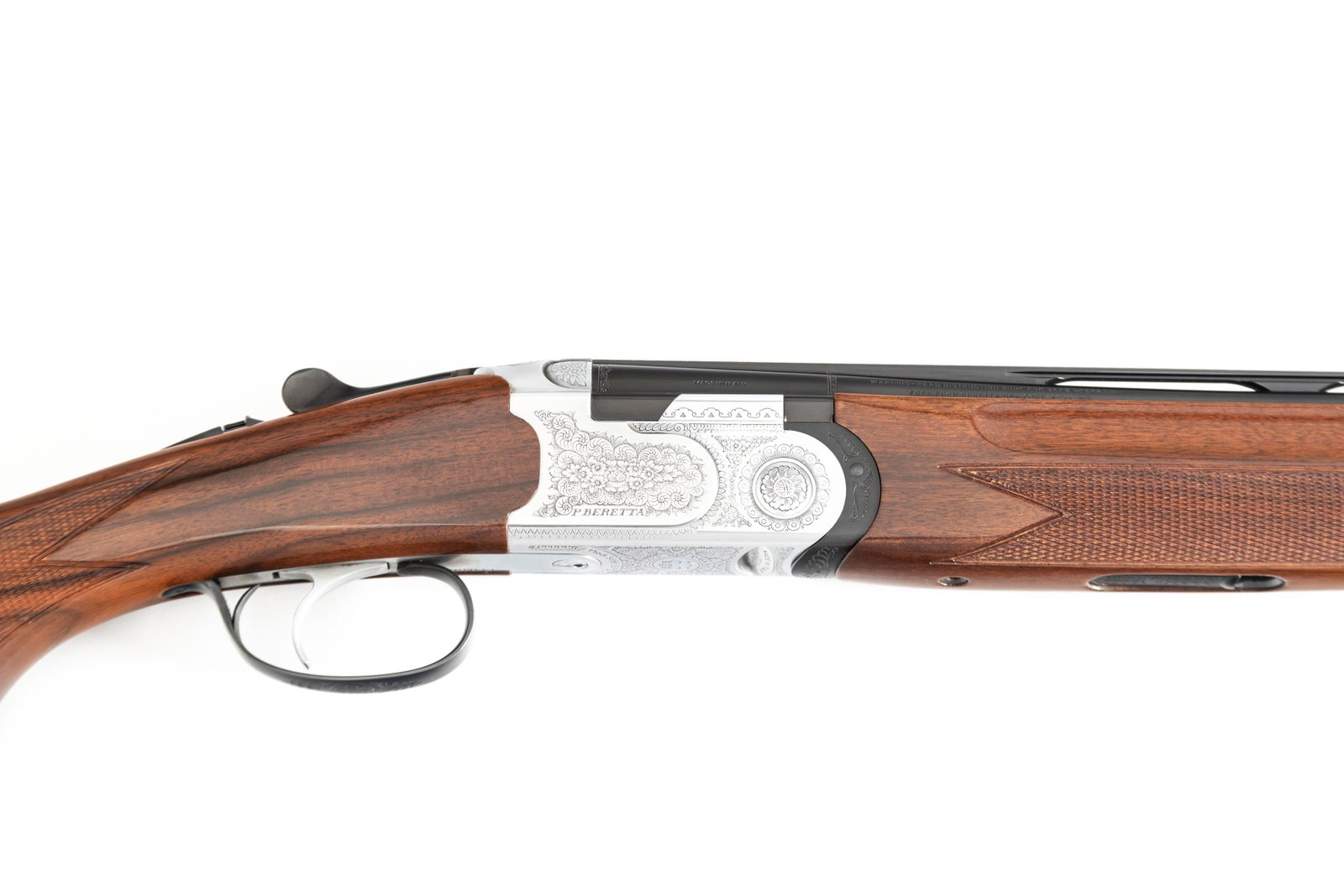 Fine Beretta, Model S 686 SPL, 28 ga. O/U Shotgun, SN L53376B, finely engraved receiver, blue: Fine Beretta, Model S 686 SPL, 28 ga. O/U Shotgun, SN L53376B, finely engraved receiver, blue finish, 28" vented barrels, complete with removable barrel chokes, nice checkered forend and stock, 14 3/4