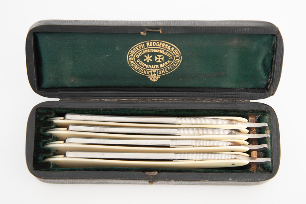 Cased set of four vintage Straight Razors in original carry case marked "Joseph Rogers & Sons,: Cased set of four vintage Straight Razors in original carry case marked "Joseph Rogers & Sons, Norfolk, Sheffield", in excellent condition, numbered one through four. THE LATE ROGER MUCKERHEIDE ESTATE