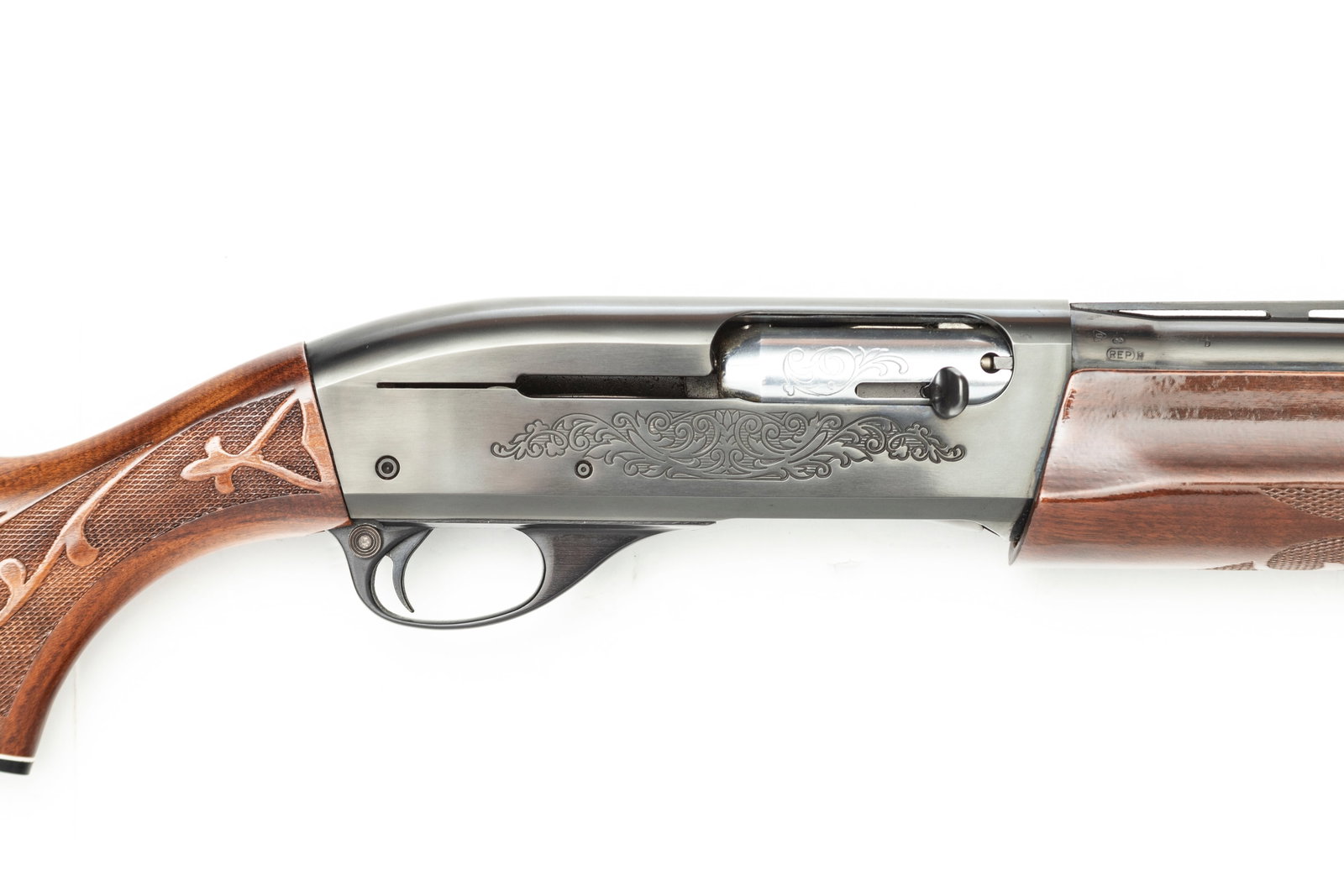 Fine Remington, Model 1100, Auto Shotgun, 12 gauge, SN M947341V, 28" vented barrel, excellent to: Fine Remington, Model 1100, Auto Shotgun, 12 gauge, SN M947341V, 28" vented barrel, excellent to pristine finish and condition. (MODERN)