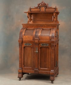 Extremely fine Wooten Desk in rare quarter sawn oak, 1874-1890, manufactured in Indianapolis,