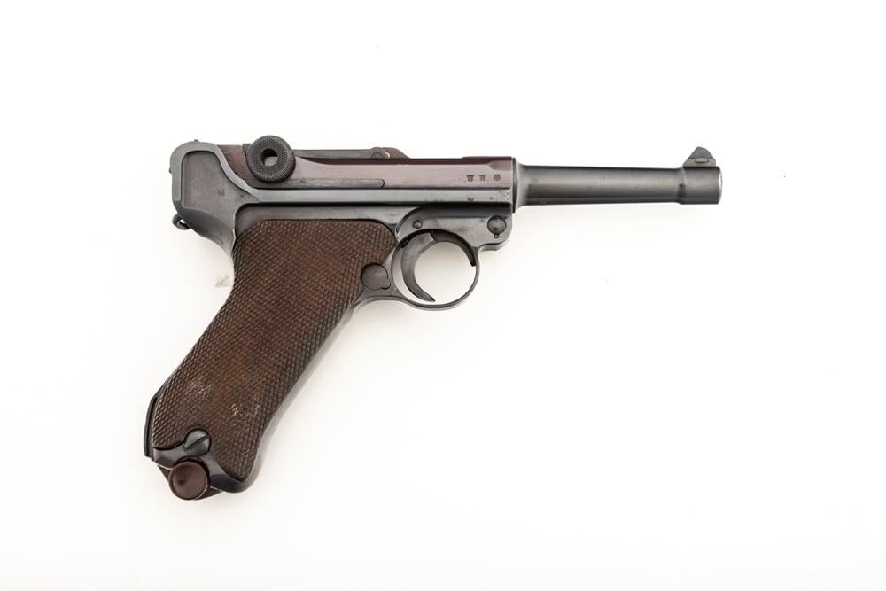 High condition German Luger, Model 1938, Semi-Auto Pistol, 9 mm caliber, SN 7020, matching numbers: High condition German Luger, Model 1938, Semi-Auto Pistol, 9 mm caliber, SN 7020, matching numbers on frame, barrel and all exposed parts, blue finish, 4" barrel, original checkered walnut grips, smoo