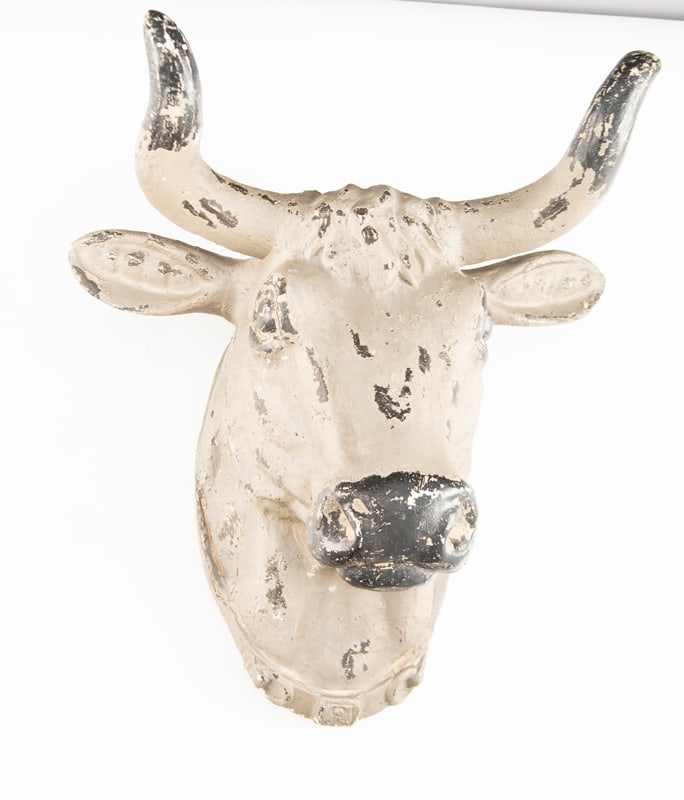 Unique vintage Bull Head Advertisement (possibly hardware advertisement). This early molded Bull: Unique vintage Bull Head Advertisement (possibly hardware advertisement). This early molded Bull Head measures 22" L x 22" horn spread. Retains the majority of its original paint and is in good condit