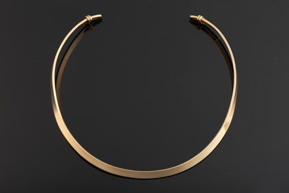 14kt two tone solid/open collar necklace. Showing Replacement Value $4,280.00. The Late Joe & Billie