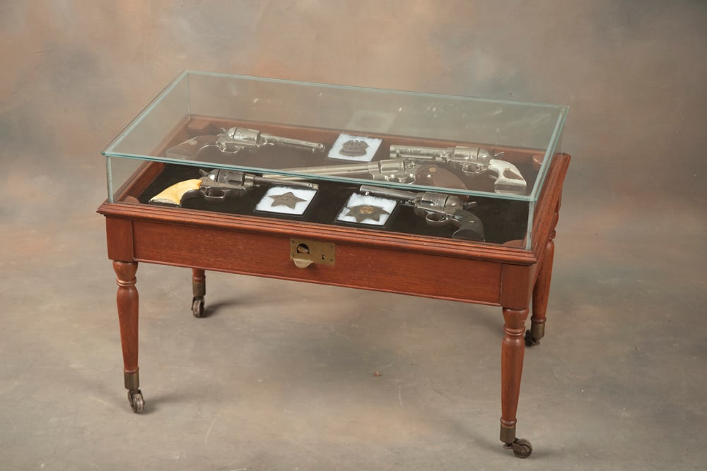 Unique wooden & glass Coffee Table style Showcase with locking glass case top, high quality with: Unique wooden & glass Coffee Table style Showcase with locking glass case top, high quality with inset handles, excellent finish and condition, 28 1/4" L x 16 3/4" W x 20" T. Perfect for displaying a