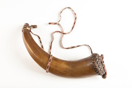 Early Steer Horn Powder Horn with unique spotted tack end cap, measures 17" L and has unique taper