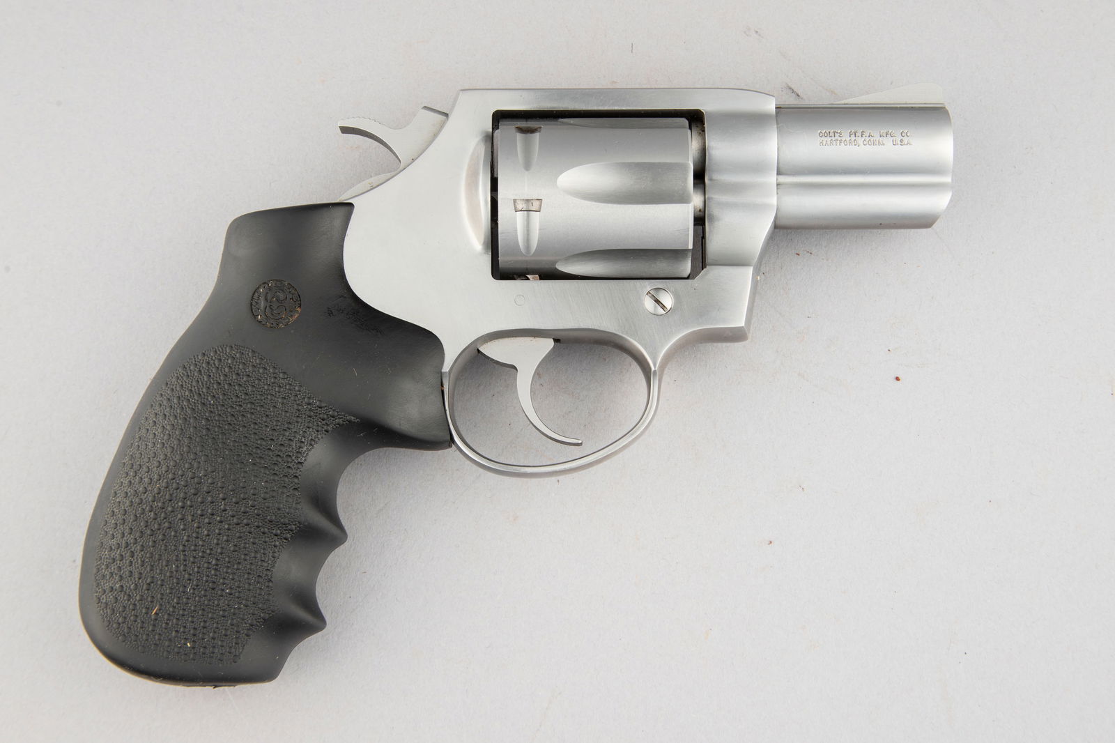 Colt, Magnum Carry, Double Action Revolver, .357 Magnum caliber, SN SY3528, stainless, 2" barrel,: Colt, Magnum Carry, Double Action Revolver, .357 Magnum caliber, SN SY3528, stainless, 2" barrel, excellent finish and condition. Fitted with a pair of rubber, finger grip, grips. (Modern)