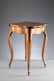 Antique quarter sawn oak Jardinière Stand (Plant Stand), circa 1900, unique serpentine skirt,