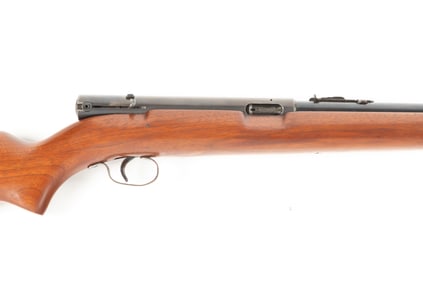 Winchester, Model 74, Semi-Auto Rifle, .22 Short caliber, SN 124141, blue finish, 24" barrel. Loads