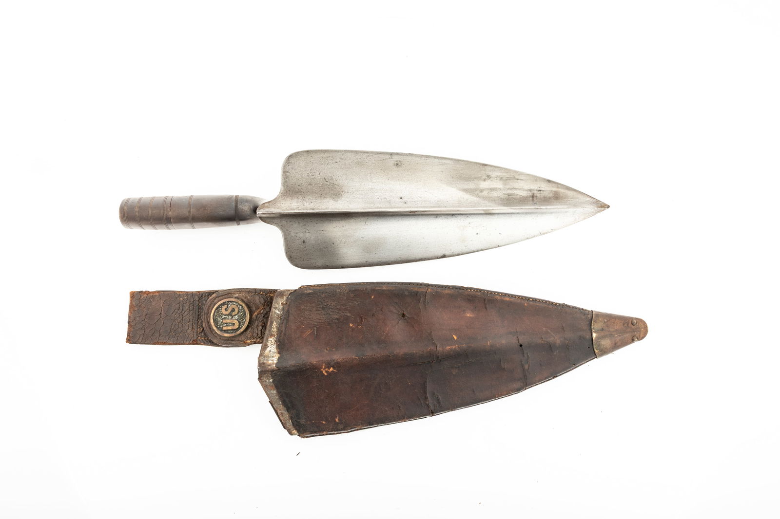 "U.S." marked Spade Bayonet with locking handle, 10" blade, 3 1/2" wide, sold in original Holster,: "U.S." marked Spade Bayonet with locking handle, 10" blade, 3 1/2" wide, sold in original Holster, overall good condition, Holster is fragile. Grant Teaff Collection.