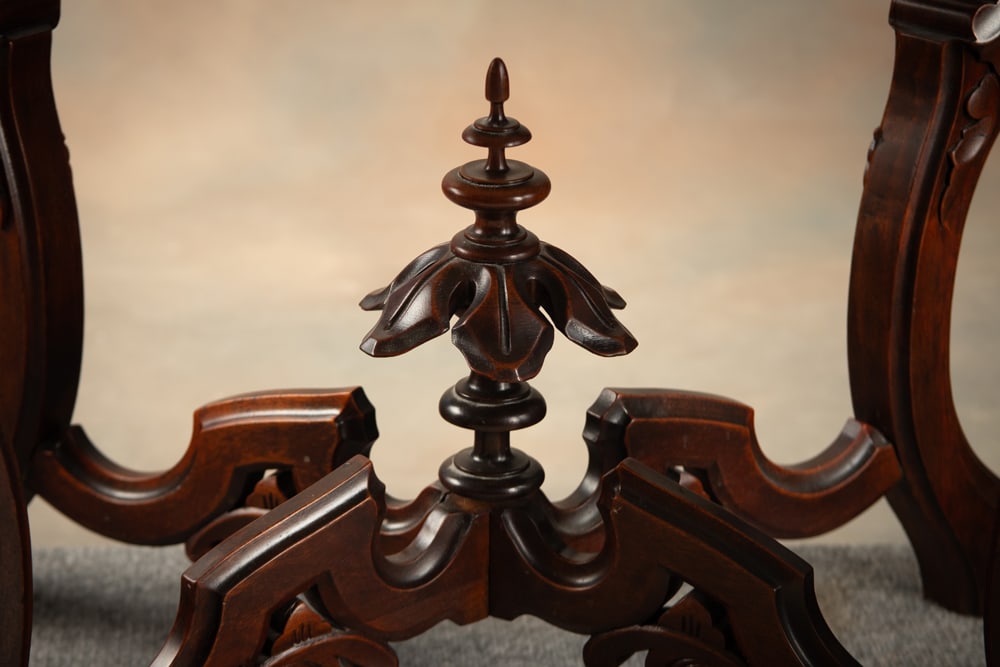 Magnificent early Victorian turtle top, marble top Table, post-Civil War 1870's, excellent original - 3