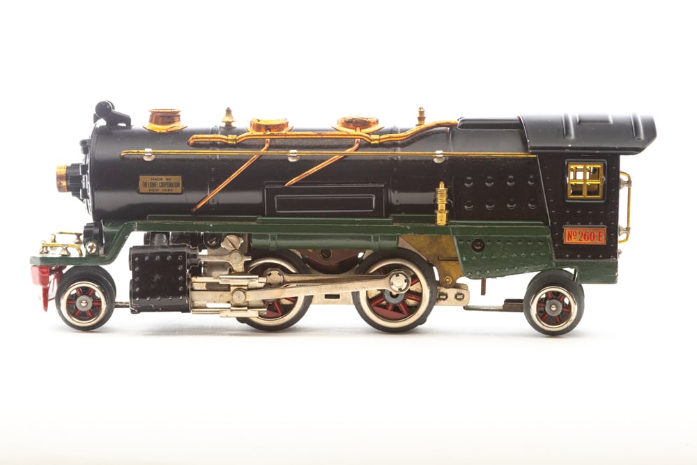 Vintage Lionel Electric Train Set in original picture box, near pristine condition. Complete Lionel (1 of 8)