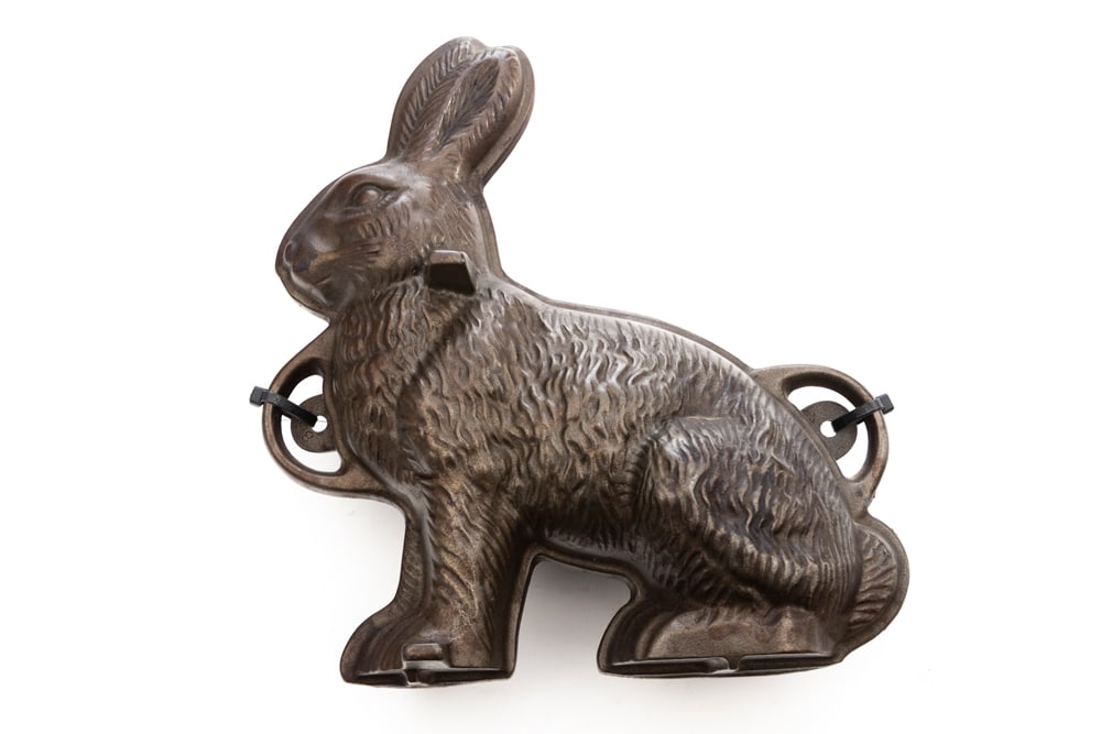 Vintage "Griswold" marked, 2-piece cast iron Rabbit Cake Mold. Marked "Griswold Mfg. Co., Erie, PA. (1 of 2)