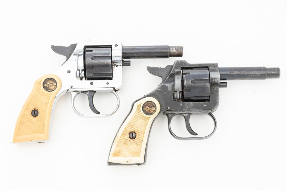 A pair of Rohm Model RG10 Vest Revolvers, .22 Short caliber, SN NV/ SN 4908850, 2" barrel marked (1 of 2)