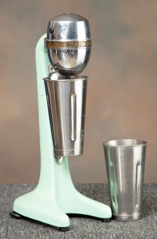 Vintage Porcelain Milk Shake Machine made by Hamilton Beach, in running order with two Milk Shake (1 of 1)