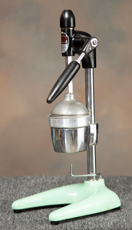 Vintage Porcelain & Chrome Juice Squeezer by Hamilton Beach, SN 9935, excellent condition, would (1 of 1)