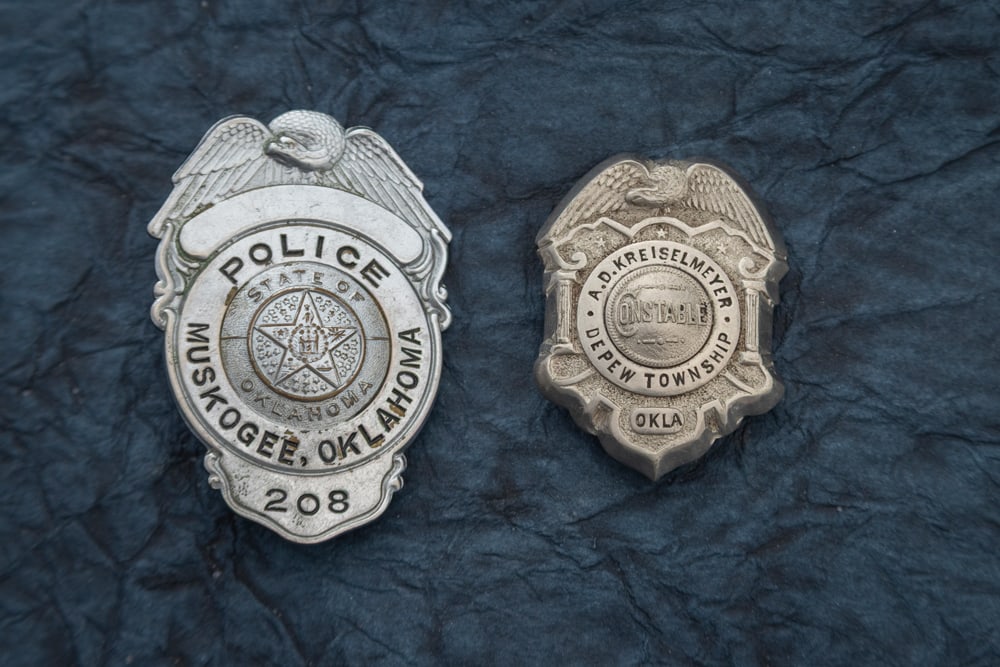 The following 40 Badges are the last of the Lee Hutcheson Badge Collection. In order for us to: The following 40 Badges are the last of the Lee Hutcheson Badge Collection. In order for us to finish selling his collection we have chosen in some cases to sell two Badges as one lot: (1) Small vinta