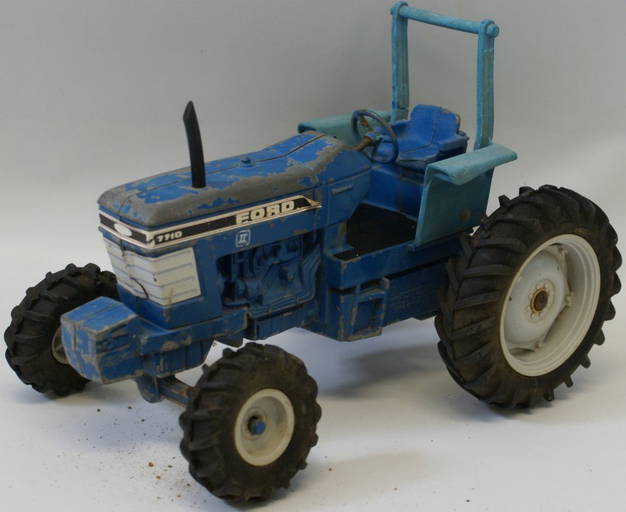 Vintage Ertl 1:16 Scale Diecast Blue Ford Tractor 7710
