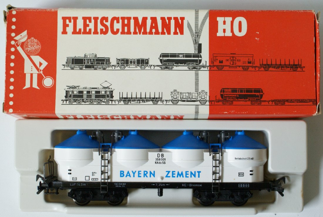 Vintage Fleischmann HO Scale #5480 Batern Zement Cement: Fleischmann HO Scale #5480 Batern Zement Cement Truck. Mint condition in the original box. Made in Western Germany.