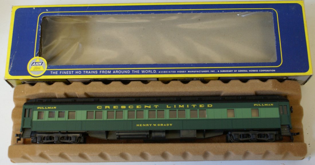 AHM Rivarossi HO Scale Crescent Limited Henry W. Grady: Vintage AHM Rivarossi HO Scale Crescent Limited Henry W. Grady Pullman #6351-10 with interior. Mint condition in the original box. Old store stock.