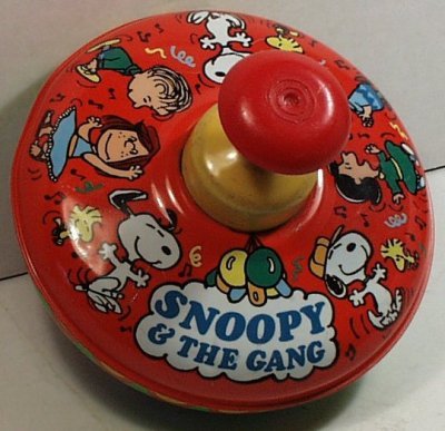 Vintage Tin Litho Peanuts Charlie Brown & Gang Spinning: Vintage Tin Lithographed Peanuts Charlie Brown & Gang Spinning Top by Ohio Art. Has all the cute Peanuts characters. Measures 5" in diameter. Excellent condition.