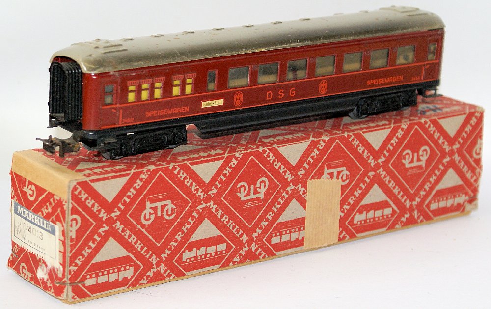 Vintage HO Scale #346/2 (in 4013 box) MARKLIN Märklin: Vintage HO Scale #346/2 (in 4013 box) MARKLIN Märklin Dining Passenger Car Coach Wagon. Very good-Excellent condition in 4013 box. Some surface rust on roof. Made in Germany.