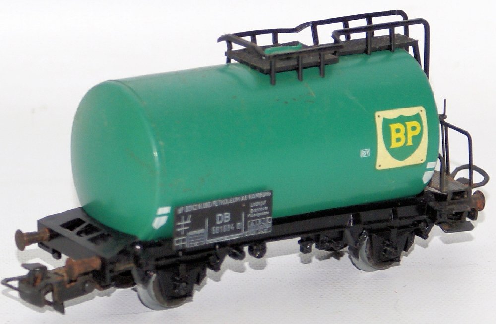 Vintage HO Scale MARKLIN Metal BP Oil Gas Gasoline: Vintage HO Scale MARKLIN Metal BP Oil Gas Gasoline Tanker Tank Truck. Very good condition. Made in Western Germany.