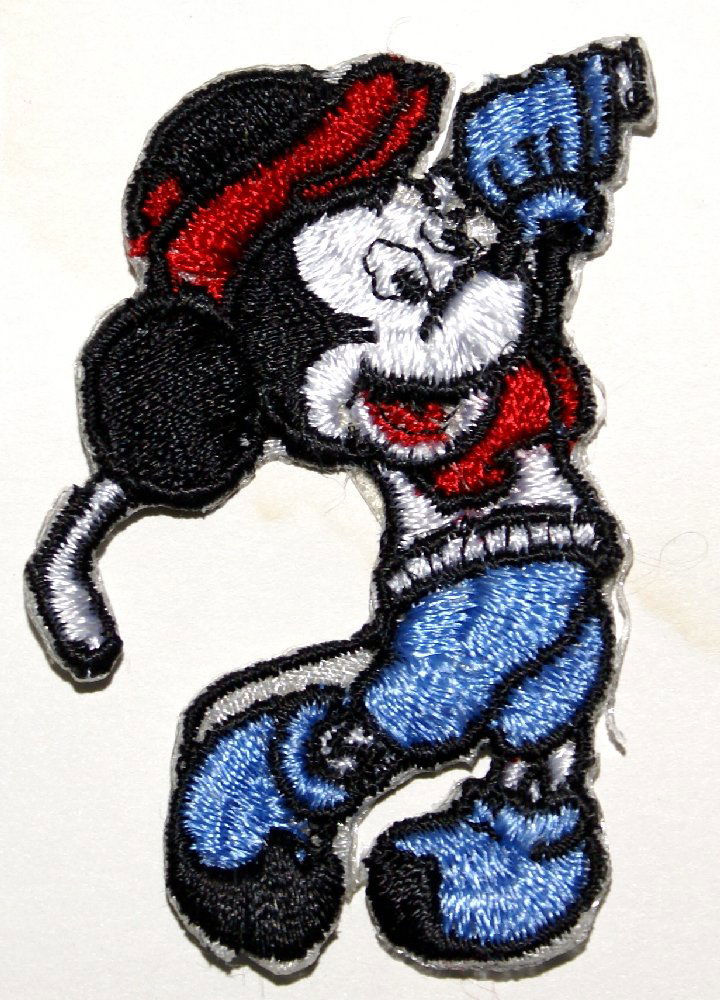 Embroidered Patch, Walt Disney Mickey Mouse Swinging a: Vintage Embroidered Patch, Walt Disney Mickey Mouse Playing and Swinging a Golf Club. Measures 2-1/2" high. Mint condition.