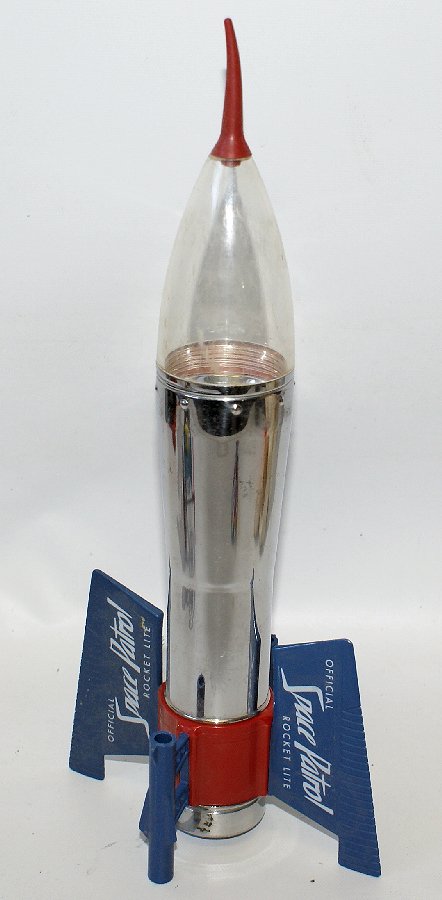 Vintage Rayovac 1952 Commander Buzz Corry SPACE PATROL: RARE Vintage 1952 Original Commander Buzz Corry Space Patrol Rocket Lite Flashlight, made by Rayovac Co. Complete! Excellent condition and works. Stands 12" tall. Can be used as a flashlight, bike bic