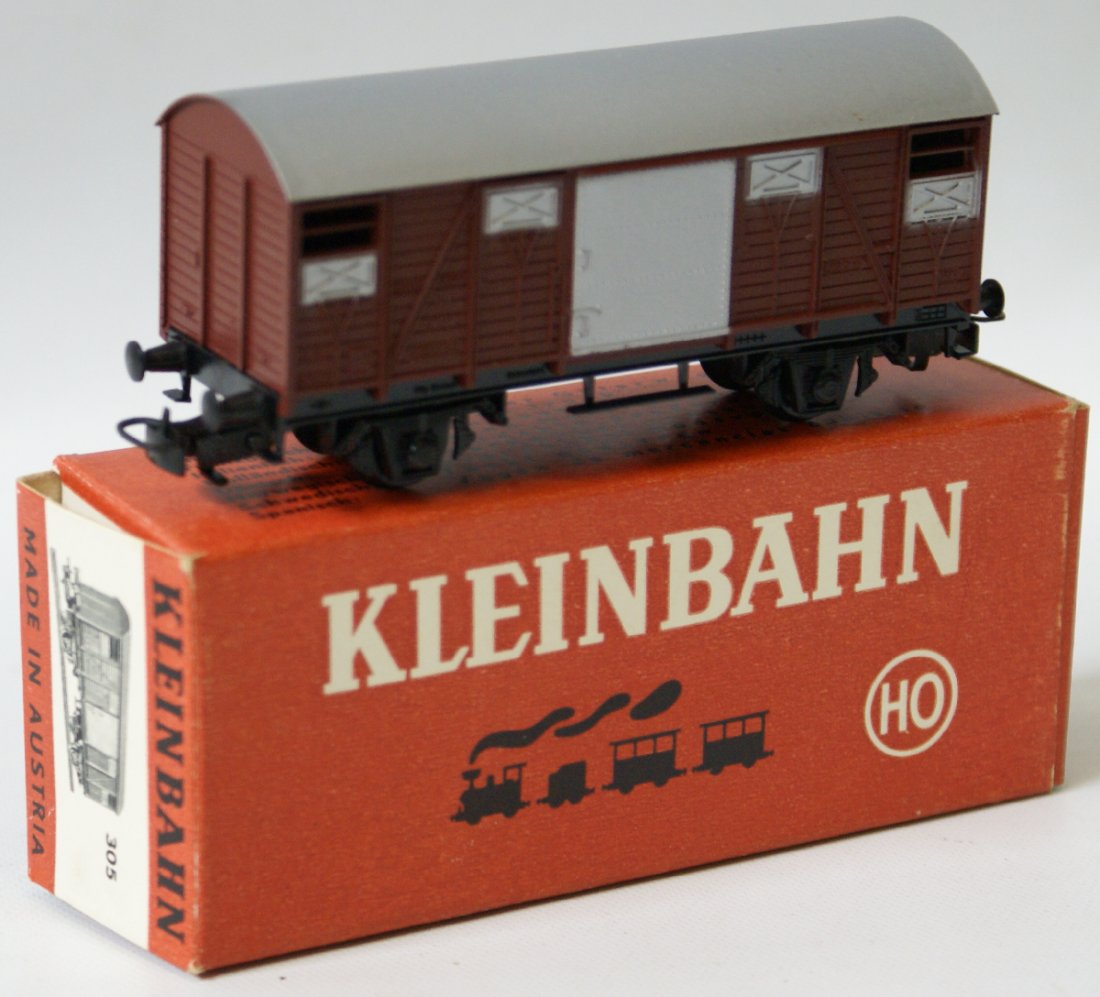 Kleinbahn HO Scale 305 Covered Wagen Truck Gedeckter: Vintage Kleinbahn HO Scale 305 Covered Wagen Truck Gedeckter Guterwagon. Train car is in mint condition in the original box. Old store stock. Made in Austria.