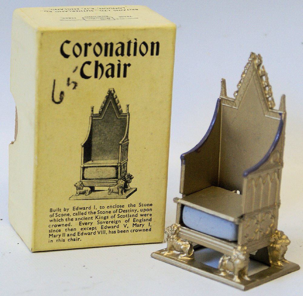 Vintage BRITAINS (1953 Version) 86D Coronation Chair in: Vintage BRITAINS (1953 Version) 86D Coronation Chair with separate seat & Stone of Scone, complete with gilt finish. Comes in the original box. Both chair and box are excellent+ condition. Made in Eng