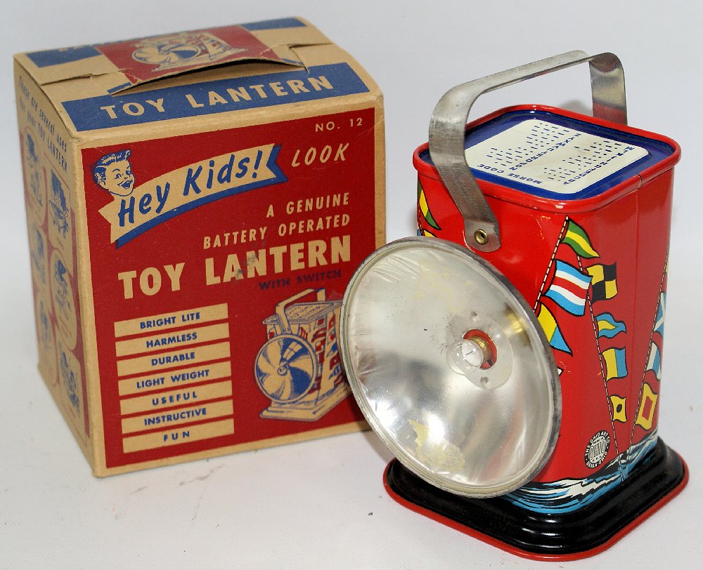 Vintage Battery Operated Tin Lithographed TOY LANTERN (1 of 3)