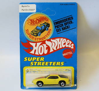 Vintage 1977 HOT WHEELS 36 UPFRONT 924 No. 2500,: Vintage 1:64 Scale Diecast Metal 1977 HOT WHEELS Super Streeters 36 UPFRONT 924 No. 2500, sealed on the original UNPUNCHED card. Has some slight creasing on the card. No dents on the blister pack. Car