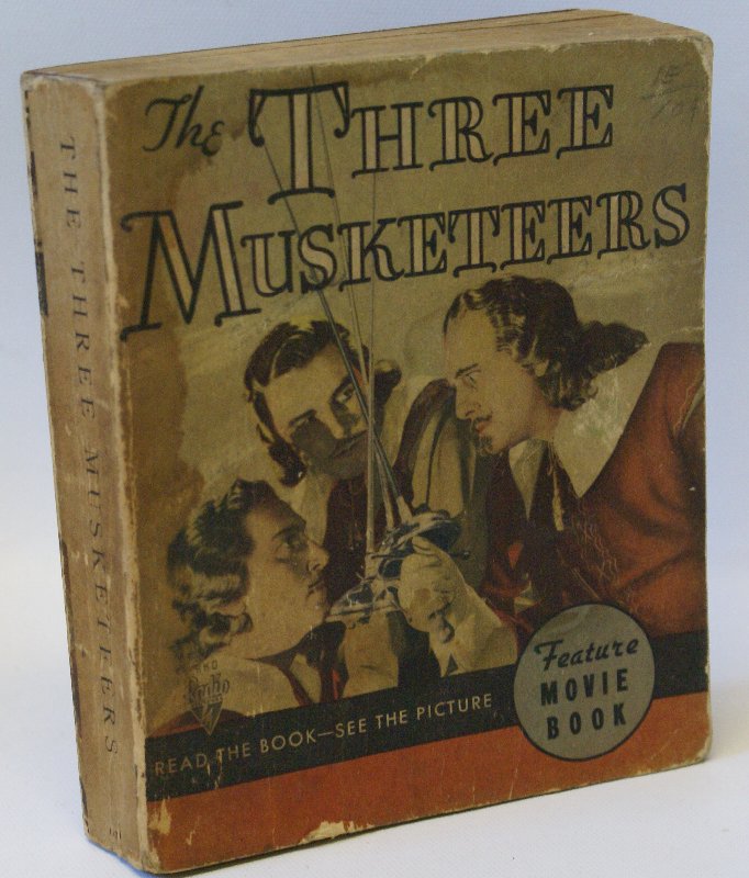 Vintage 1935 THE THREE MUSKETEERS Feature Movie Book (1 of 4)