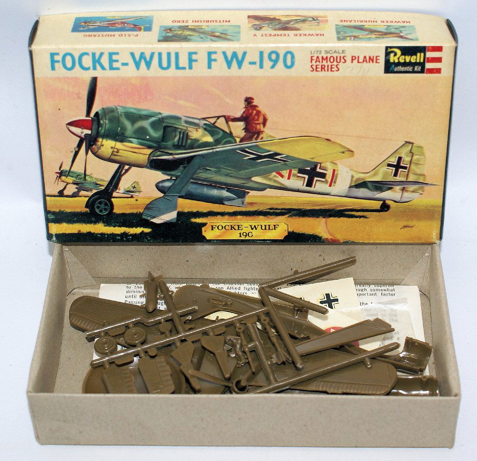 1963 REVELL 1:72 FOCKE-WULF FW-190 German Fighter Plane (1 of 1)