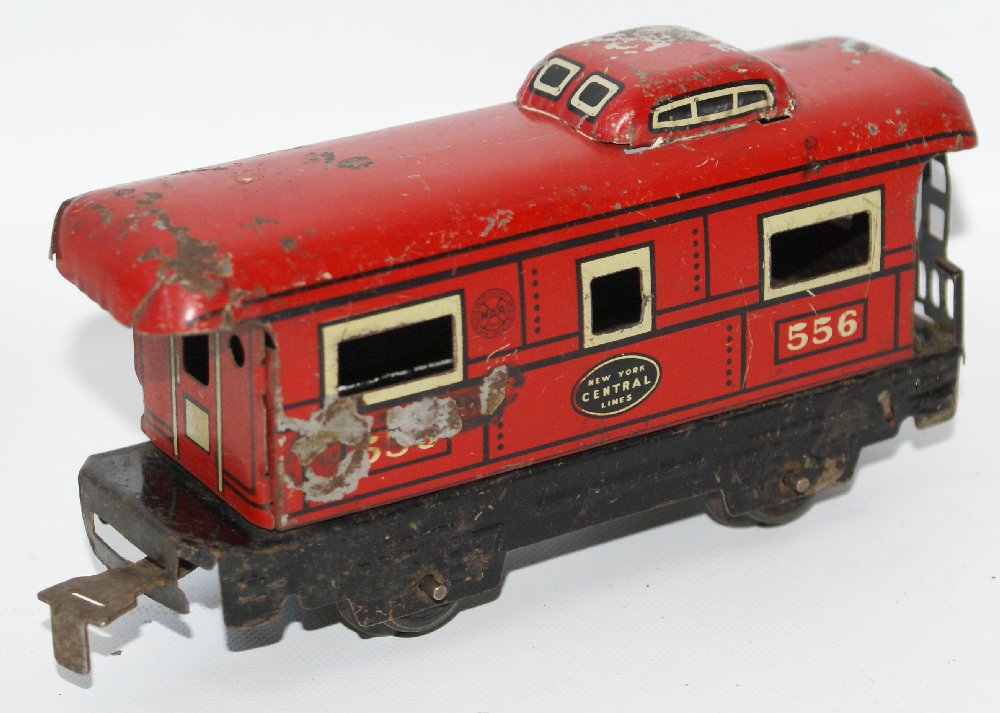 O Tin MARX #556 New York Central Caboose Train Car (1 of 4)