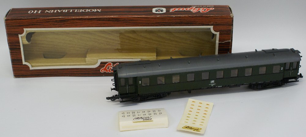 LILIPUT Train HO #286 00 DB German Railways 2nd Class (1 of 2)