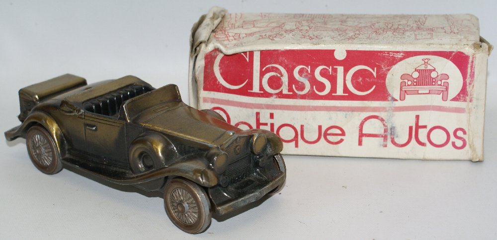 74 BANTHRICO Auto Advertising Coin Bank 1930 CADILLAC (1 of 3)