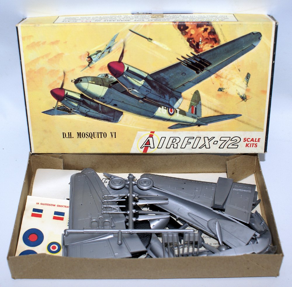Vintage AIRFIX 1:72 Scale D.H. MOSQUITO VI WWII Fighter (1 of 1)