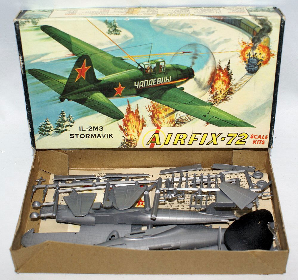Vintage AIRFIX 1:72 IL-2M3 STORMAVIK WWII Russian (1 of 1)