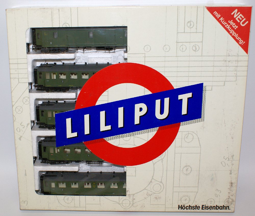 Vintage LILIPUT Train HO Scale DRG 847 5-Piece: Vintage LILIPUT Train HO Scale Hochste Eisenbahn 847 5-Piece Passenger Car Wagon Set. 5 green passenger cars: 13411 1st/2nd class passenger car, 14579 1st/2nd/3rd passenger car, 17763 3rd class passen