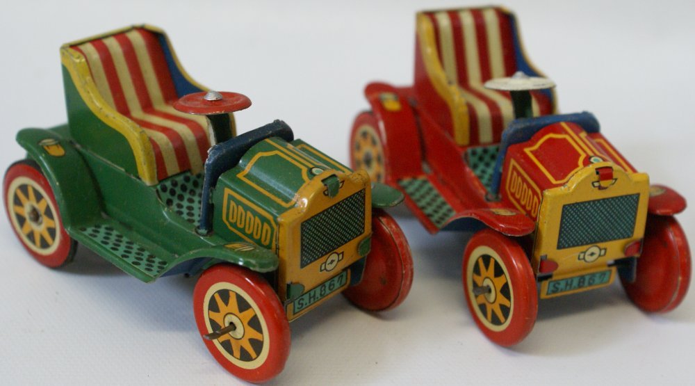 Lot of 2 1950's tin plate friction roadster cars, TKK (1 of 2)