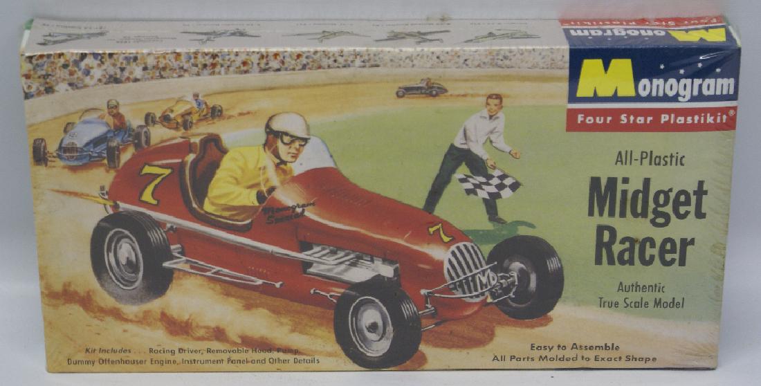 MONOGRAM 1:24 MIDGET RACER Race Car Authentic True (1 of 1)